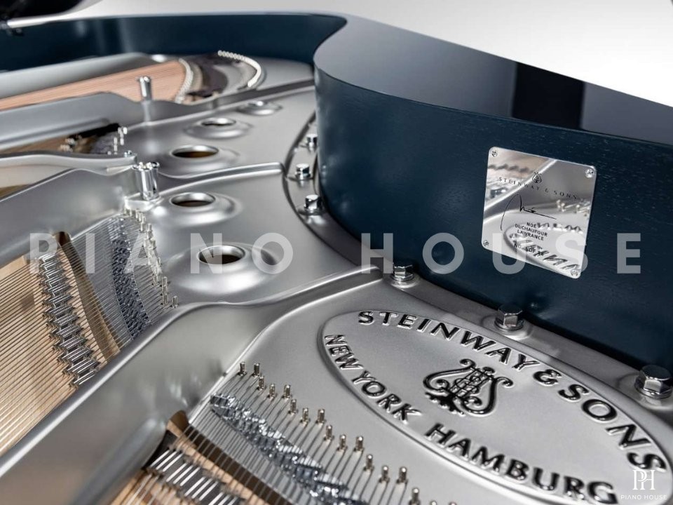 Steinway & Sons Noé Limited Edition (Midnight Blue)