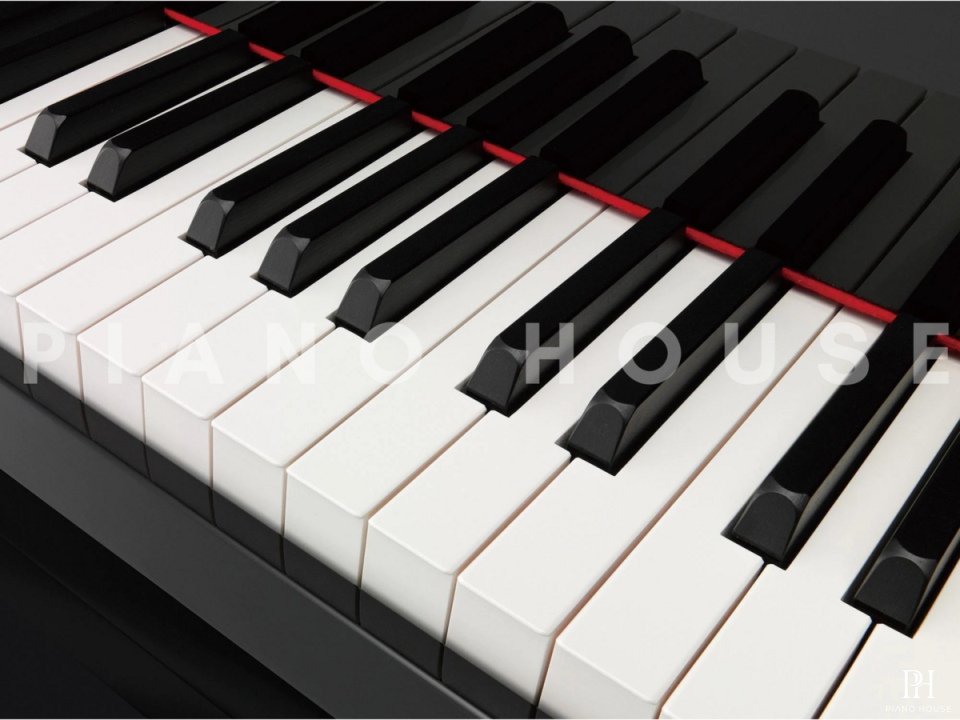 YAMAHA CF6 PE