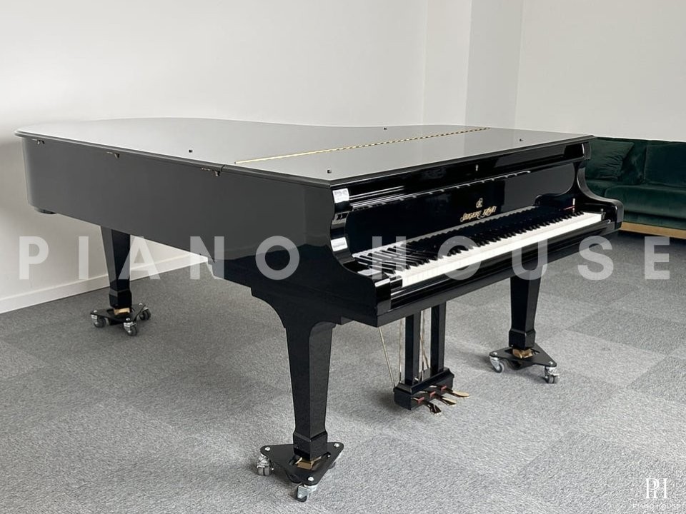 Shigeru Kawai  SK-7