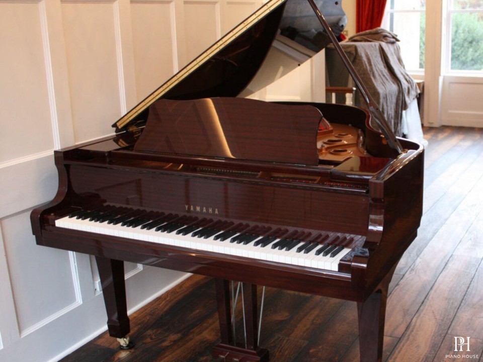YAMAHA C3 MH