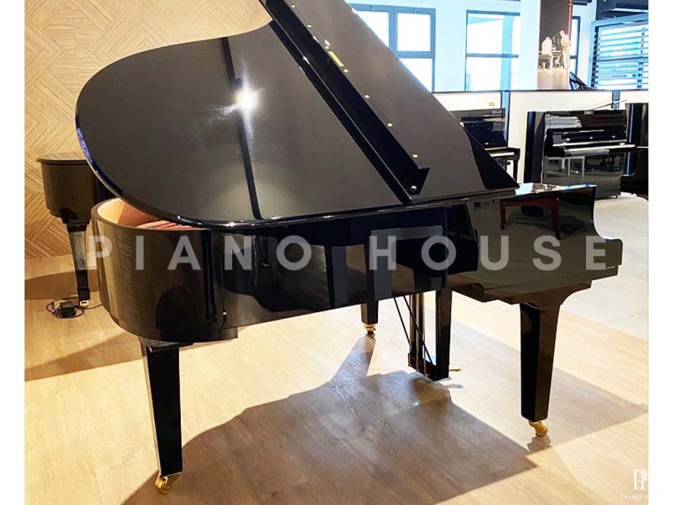 YAMAHA C3X