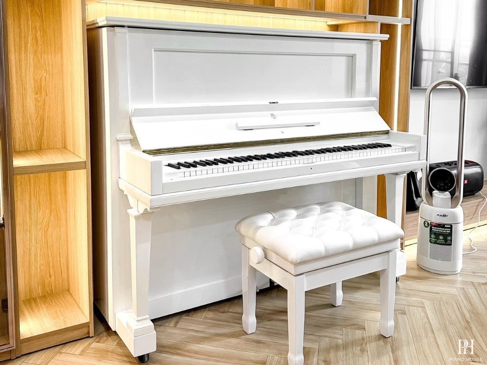 STEINWAY K-132 WH