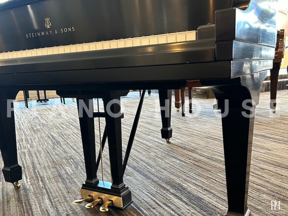 STEINWAY MODEL M (USED)