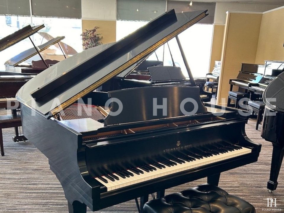 STEINWAY MODEL M (USED)