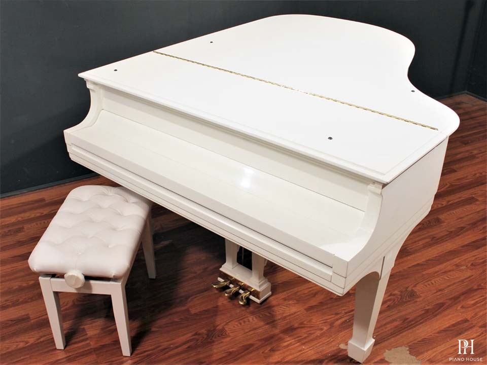 STEINWAY MODEL O (Trắng)