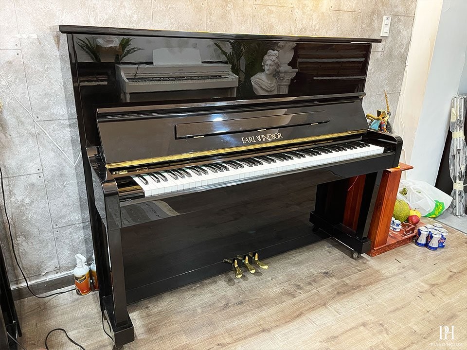 EARL WINDSOR W112
