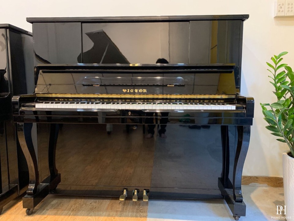 VICTOR V7