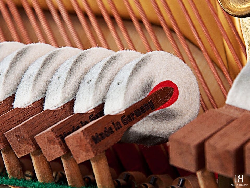 STEINWAY Z114 PE