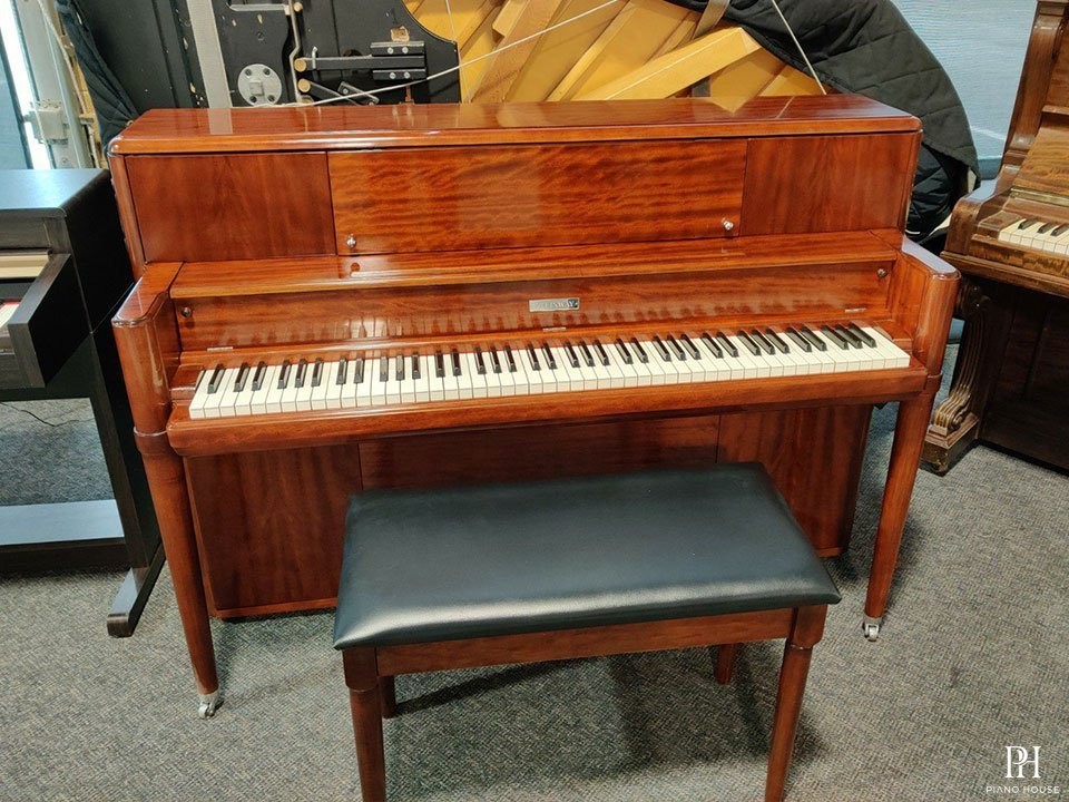 STEINWAY MODEL-40