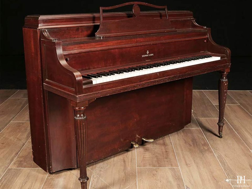 STEINWAY MODEL-40