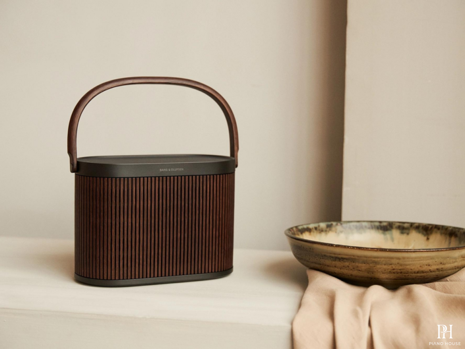 Loa B&O Beosound A5 Dark Oak