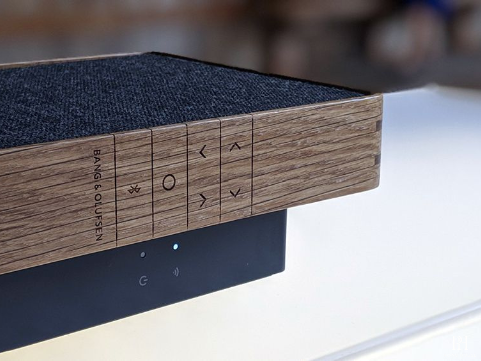 Loa B&O Beosound Stage Smoked Oak