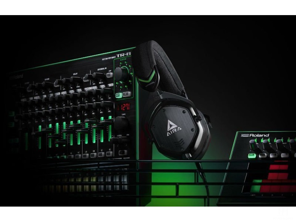 Roland M-100 AIRA