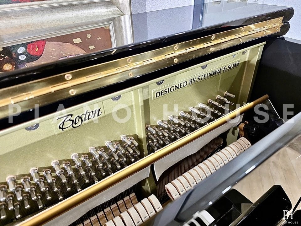 Boston UP-132E PE Professional Upright (USED)