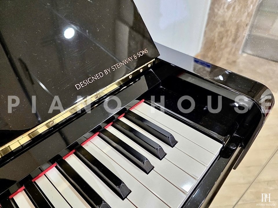 Boston UP-132E PE Professional Upright (USED)