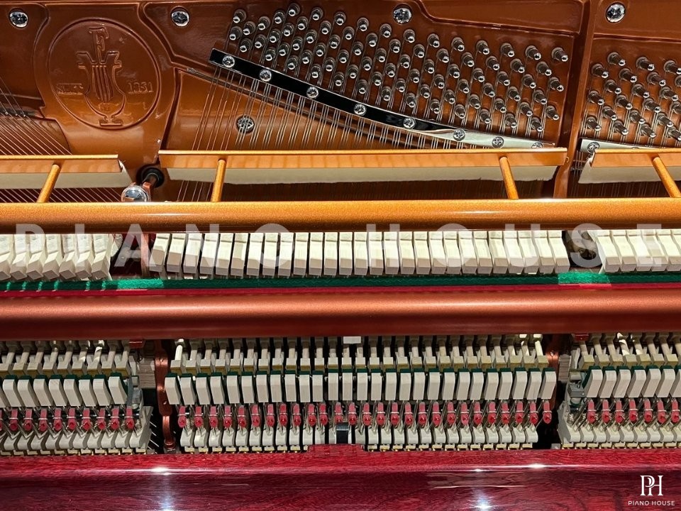 FEURICH 122 Universal (Bordeaux Polished)