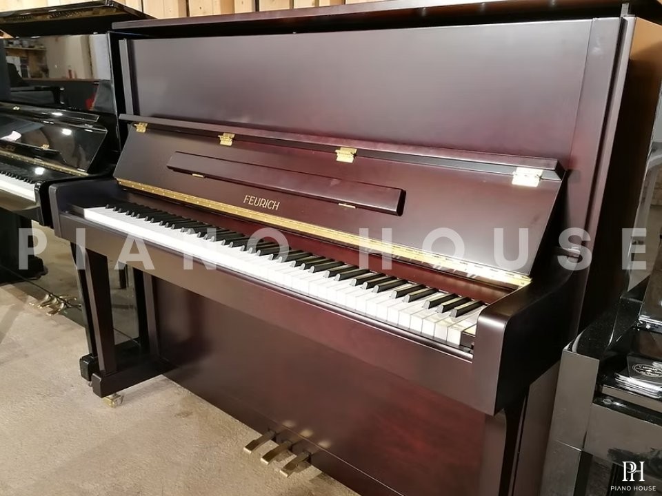 FEURICH 122 Universal (Bordeaux satin)