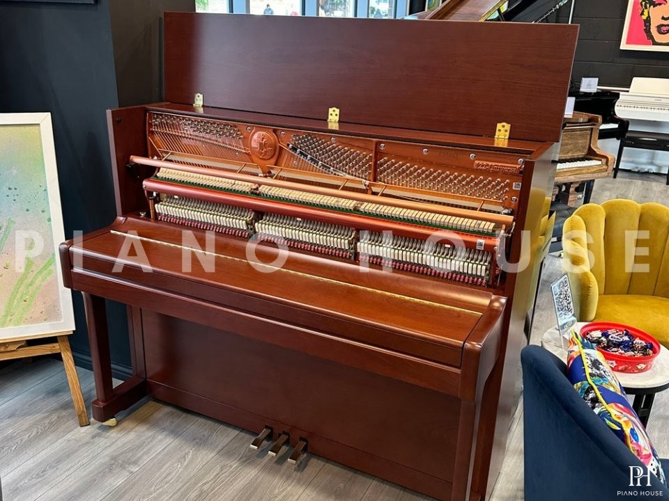 FEURICH 122 Universal (Walnut Satin)