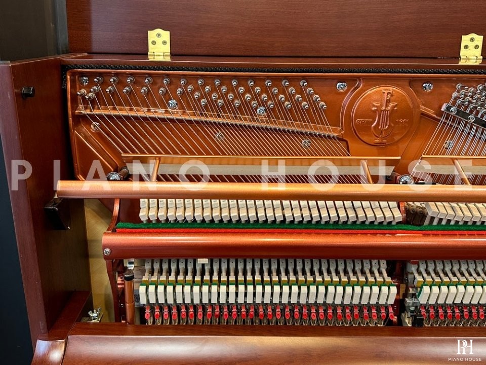 FEURICH 122 Universal (Walnut Satin)