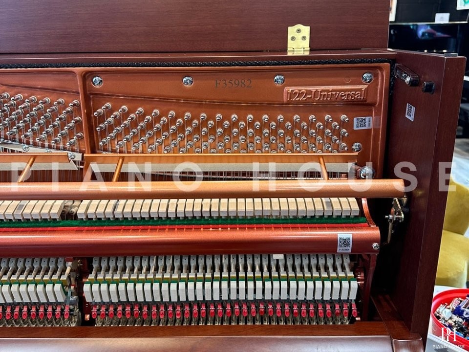 FEURICH 122 Universal (Walnut Satin)