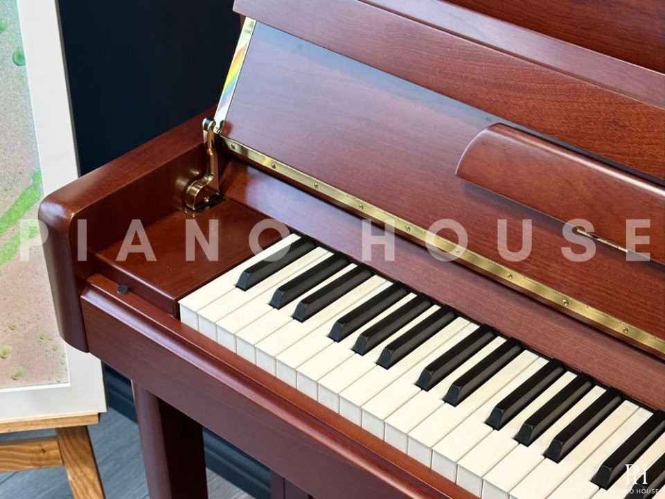 FEURICH 122 Universal (Walnut Satin)