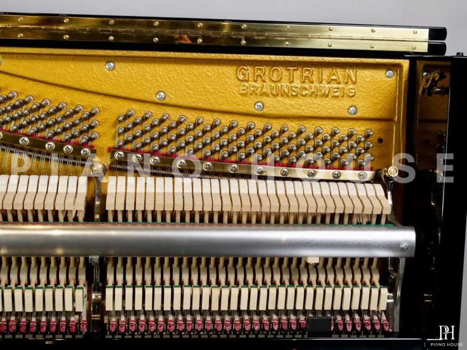 Grotrian G124 Concerto Series | Upright Ebony Polish | Grotrian-Steinweg