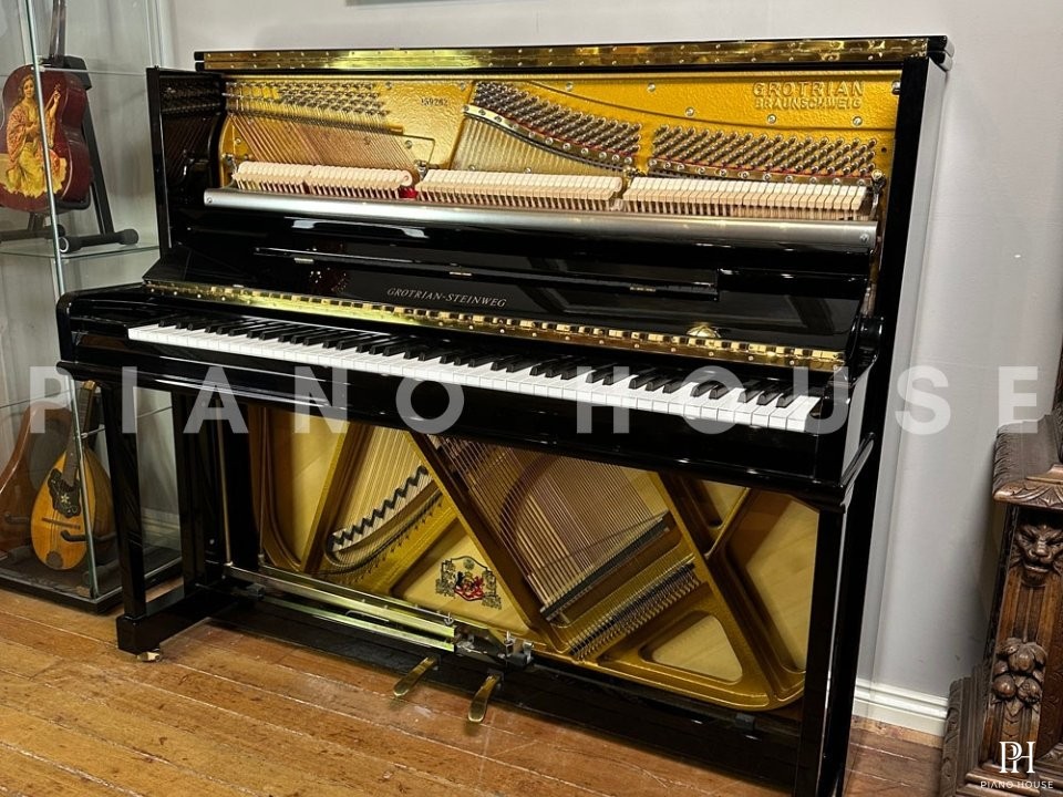 Grotrian G124 Concerto Series | Upright Ebony Polish | Grotrian-Steinweg
