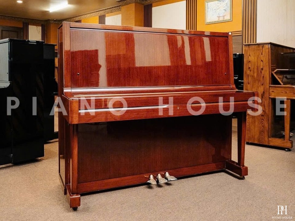 YAMAHA U7H