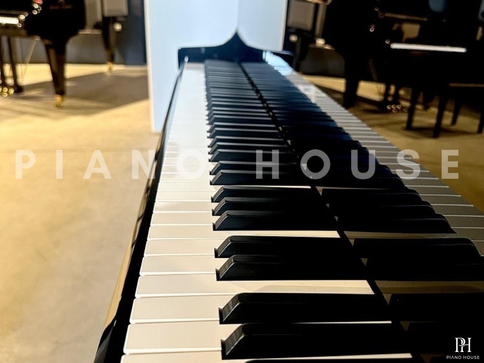 KAWAI K-700