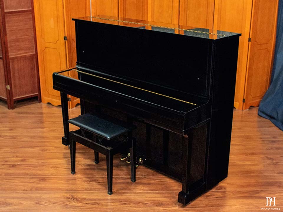 YAMAHA U10A