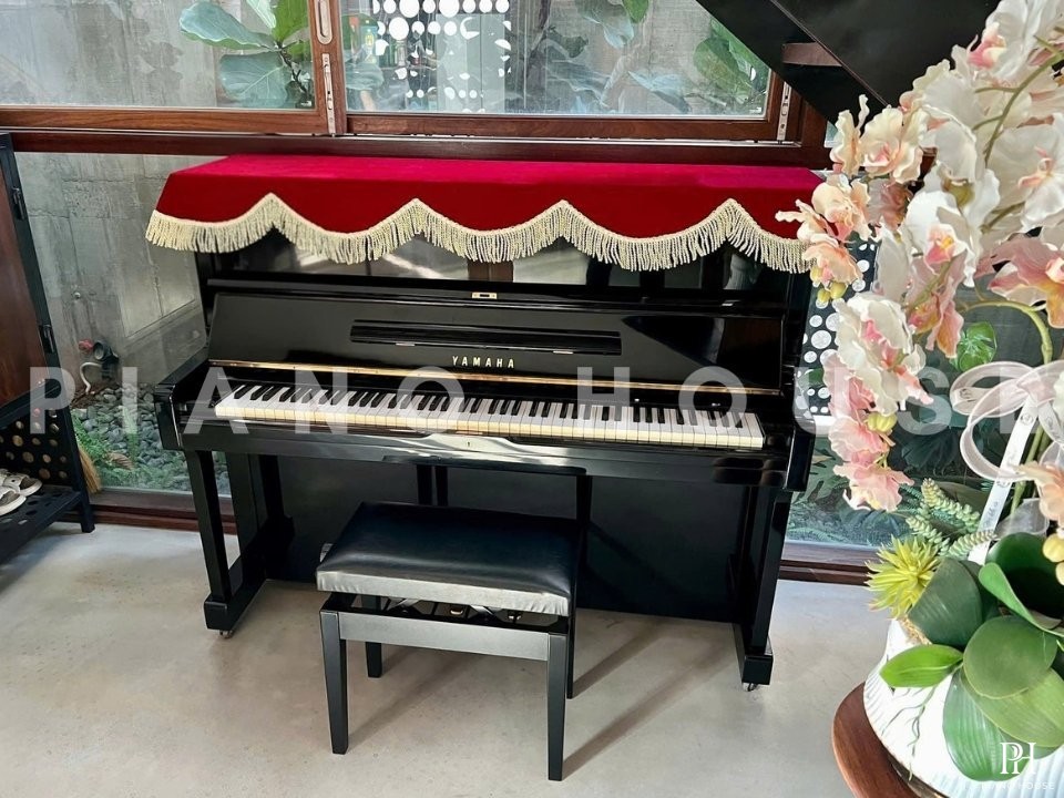 YAMAHA U1H