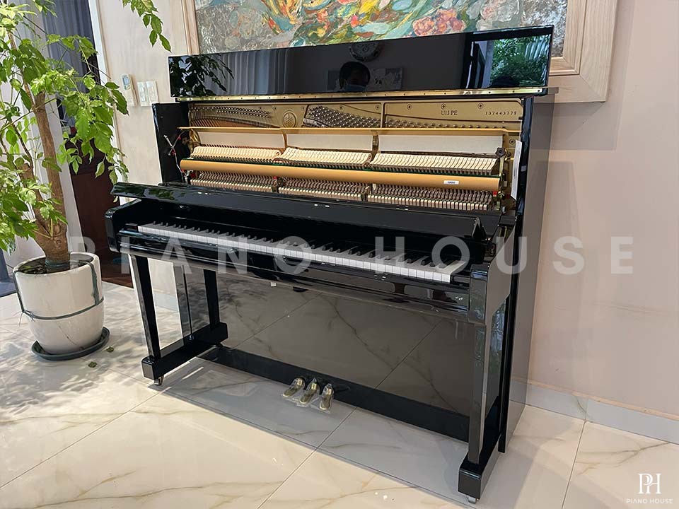 YAMAHA U1J PE (USED)