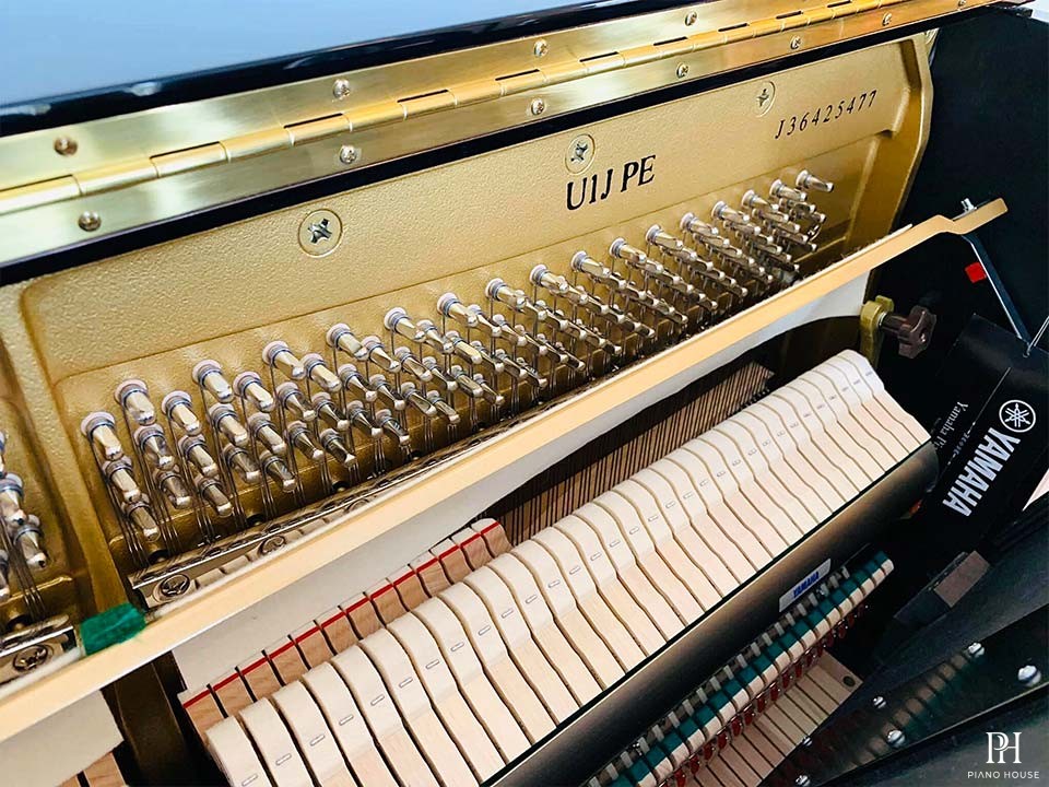 YAMAHA U1J PE (USED)