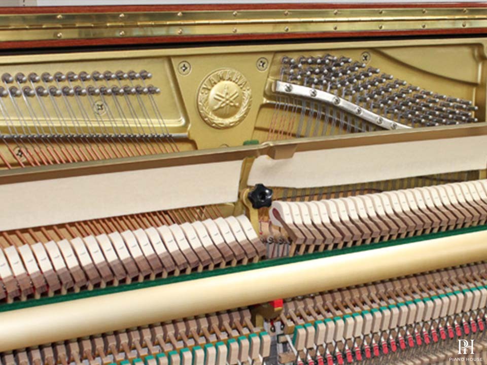 YAMAHA U300MhC