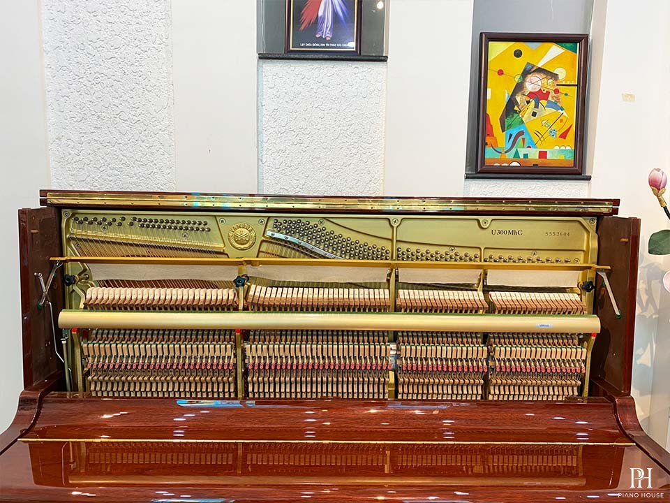 YAMAHA U300MhC