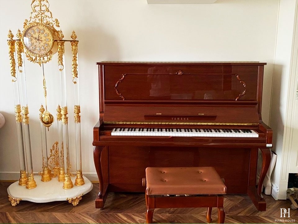 YAMAHA U300MhC