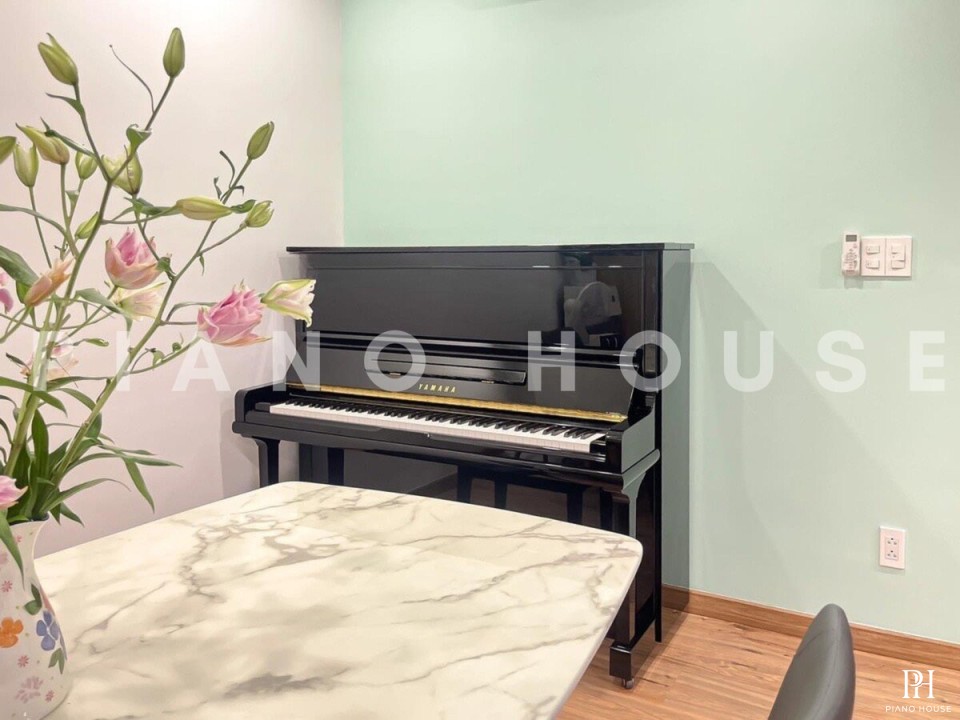YAMAHA U30AS Silent