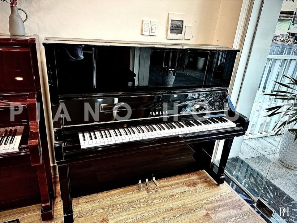 YAMAHA YU33