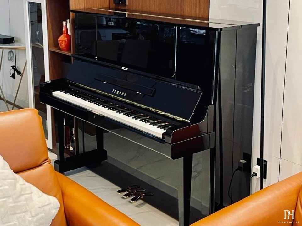 YAMAHA YUX