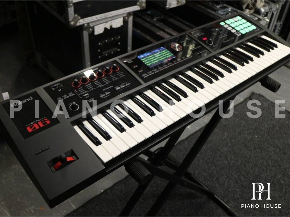 Roland FA-06 Compact Professional Stage Workstation Framework