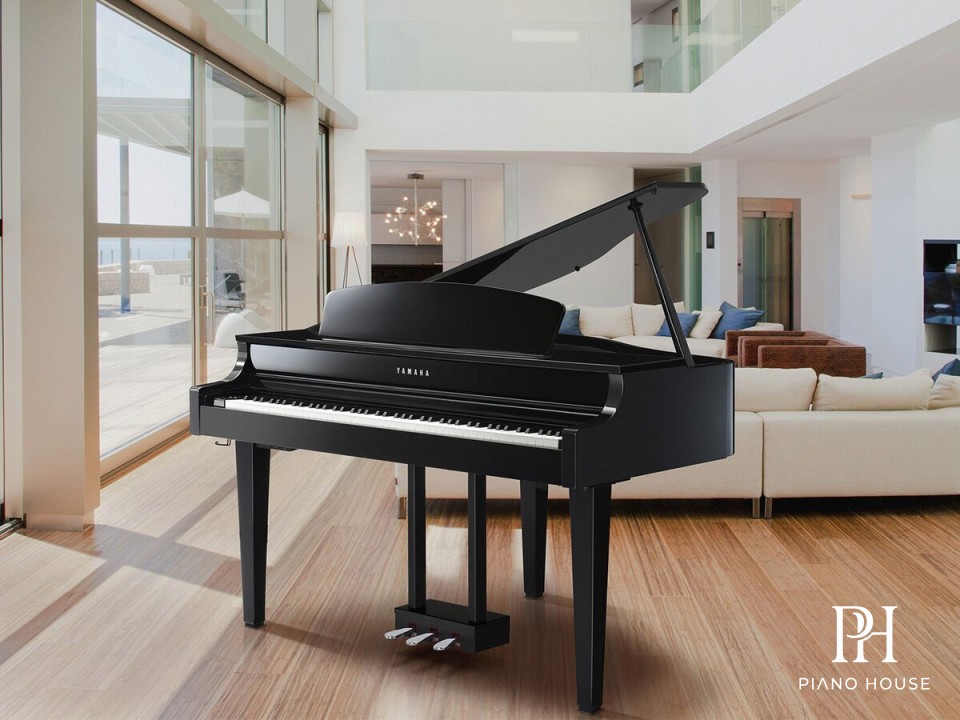 Yamaha Clavinova CLP-695GP Polished Ebony Masterpiece Look