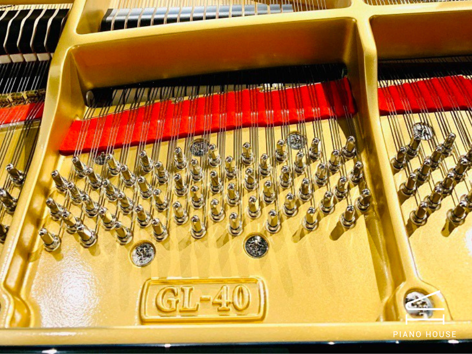 Kawai GL-40 Interior