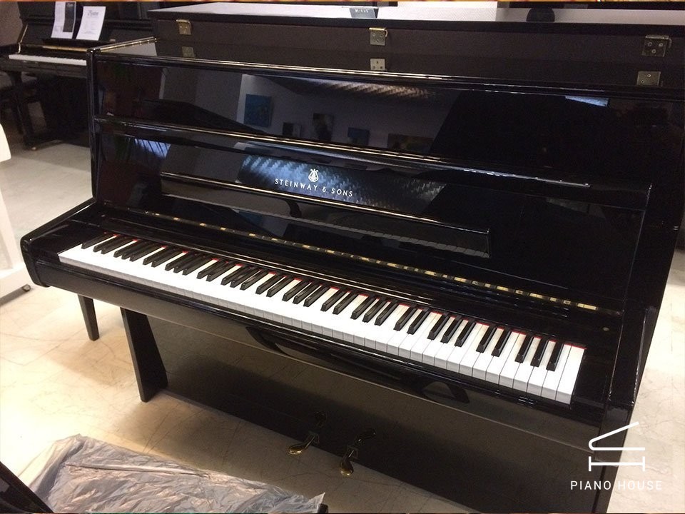 Steinway & Sons Z-114 PE PE Front