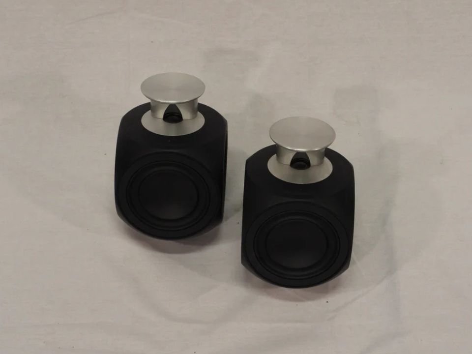 Bang & Olufsen Beolab 3 - Black - Góc nhìn thực tế 6