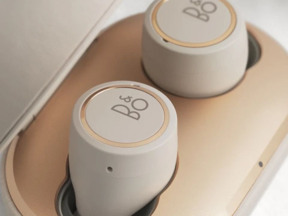 Hình ảnh chi tiết Beoplay E8 3rd Gen - Gold góc chụp 2