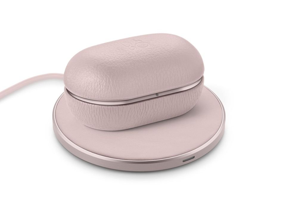 Cận cảnh Beoplay E8 3rd Gen - Pink tại Piano House