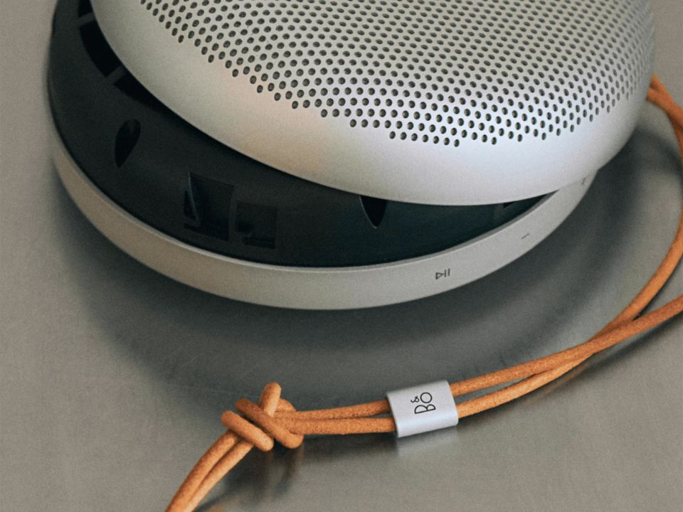 Bang & Olufsen Beosound A1 Gen 3 - Natural Aluminium - Ảnh thực tế 3