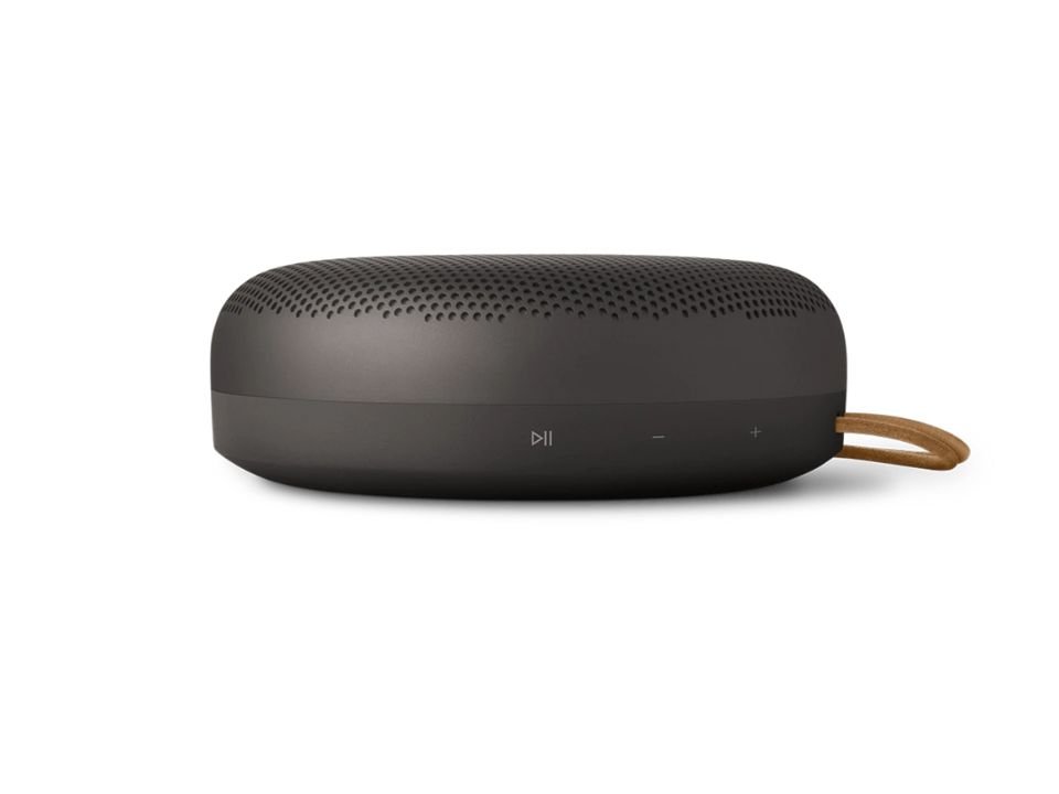 Cận cảnh Bang & Olufsen Beosound A1 Gen 3 - Warm Granite tại Piano House