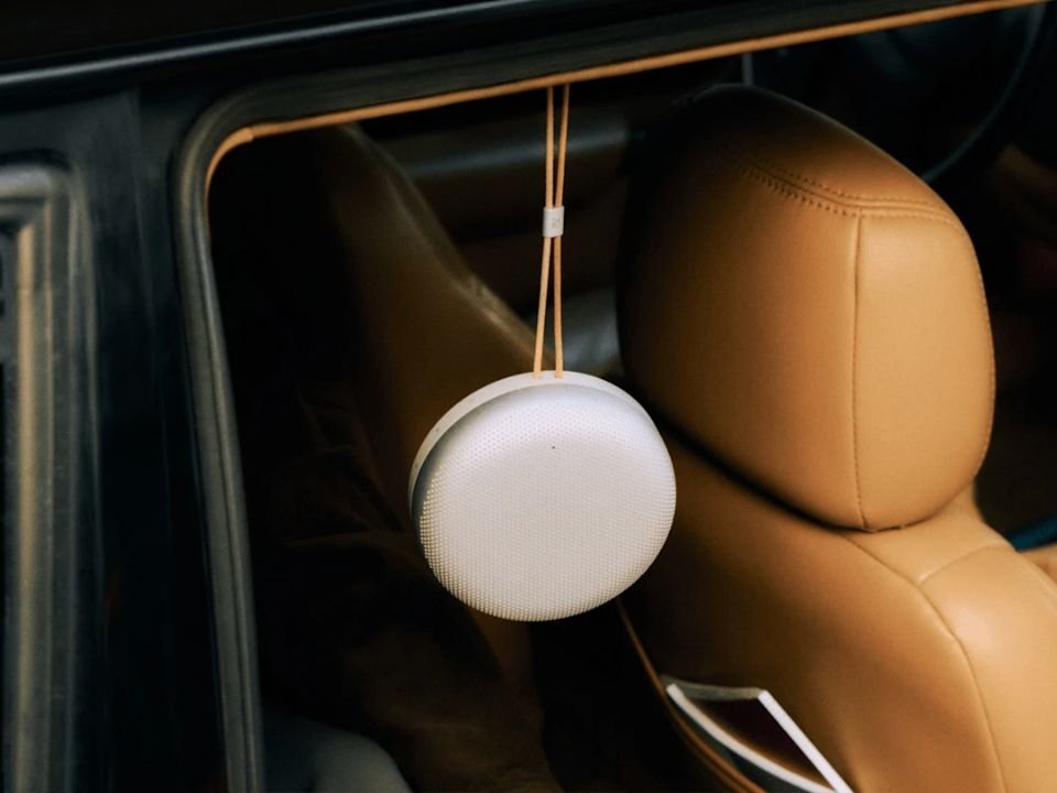 Bang & Olufsen Beosound A1 Gen 3 - Natural Aluminium - Đánh giá chi tiết tại Piano House