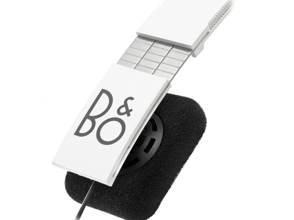 Bang & Olufsen Form 2i - White - Ảnh thực tế 3